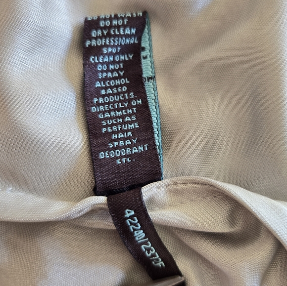 STUNNING SLEEVELESS SILVER SEQUIN MIDI DRESS 🩶✨️ - Picture 14 of 14